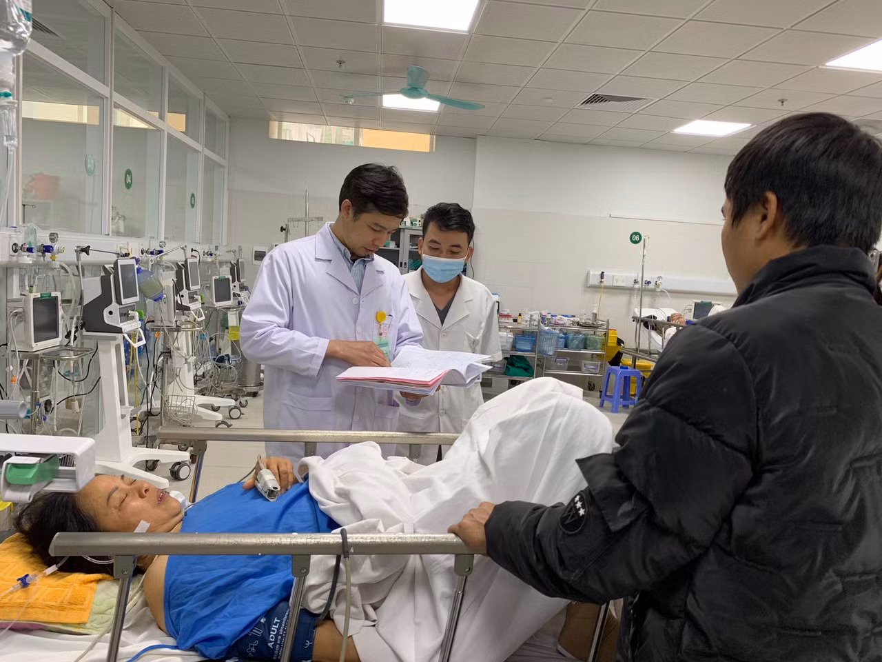 Ghi ở Bệnh viện Việt Đức ngày mùng 5 Tết: Cấp cứu TNGT do rượu bia giảm mạnh -0