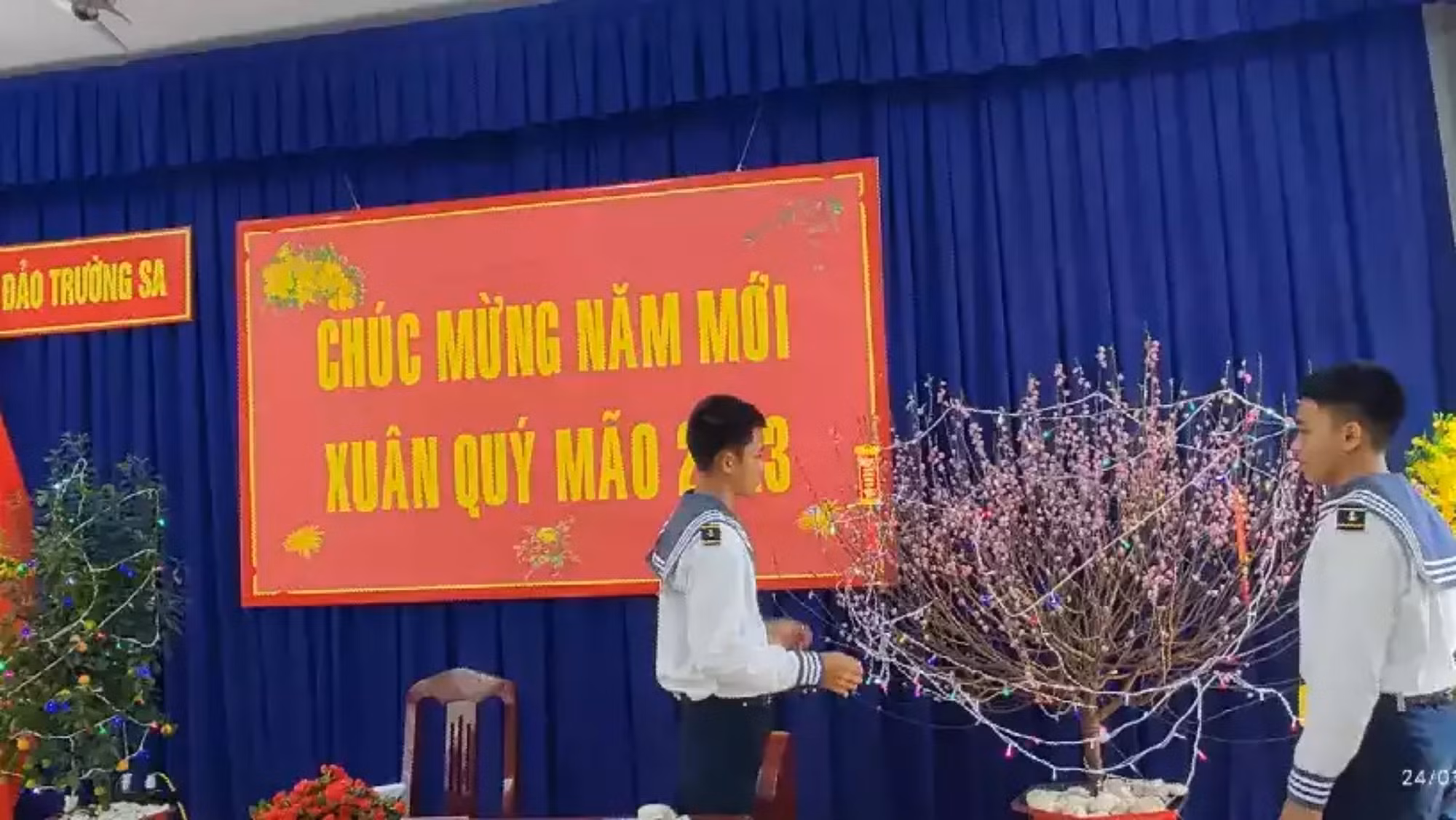 Bừng sắc thắm hoa đào, hoa mai ở Trường Sa -0