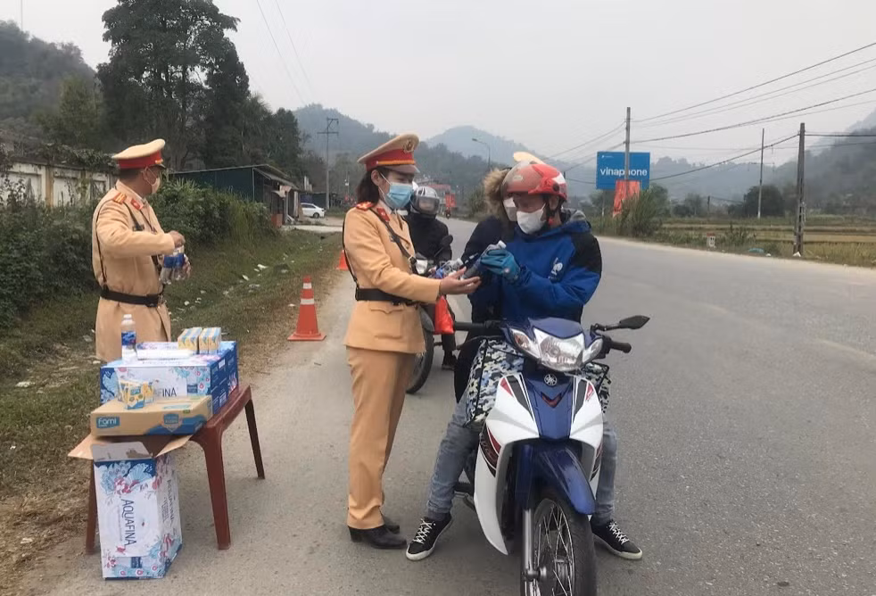 Cảnh sát giao thông Công an Bắc Kạn&nbsp;nhân văn, vì nhân dân phục vụ -0