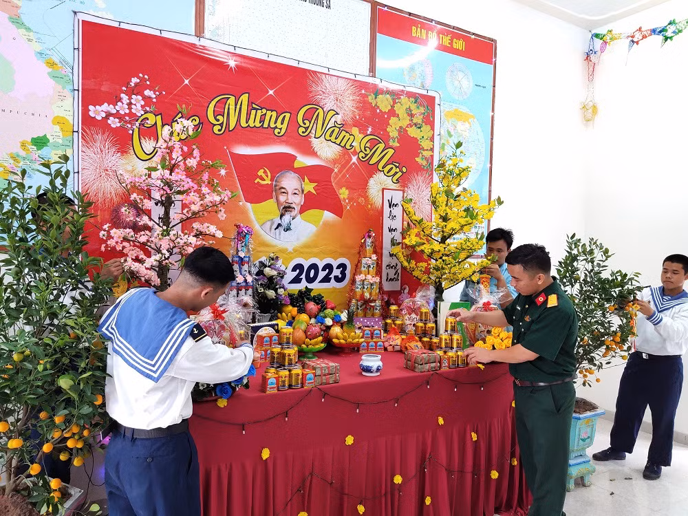 Bừng sắc thắm hoa đào, hoa mai ở Trường Sa -0