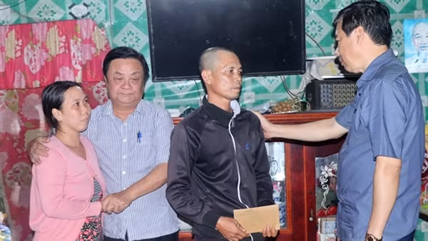Thăm hỏi, chia buồn và động viên gia đình bé Thái Lý Hạo Nam