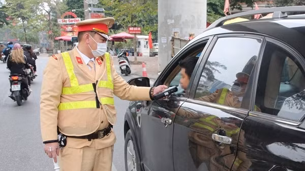 Đi khai Xuân, nhiều ma men bị CSGT "lì xì" biên bản phạt cồn và giữ xe