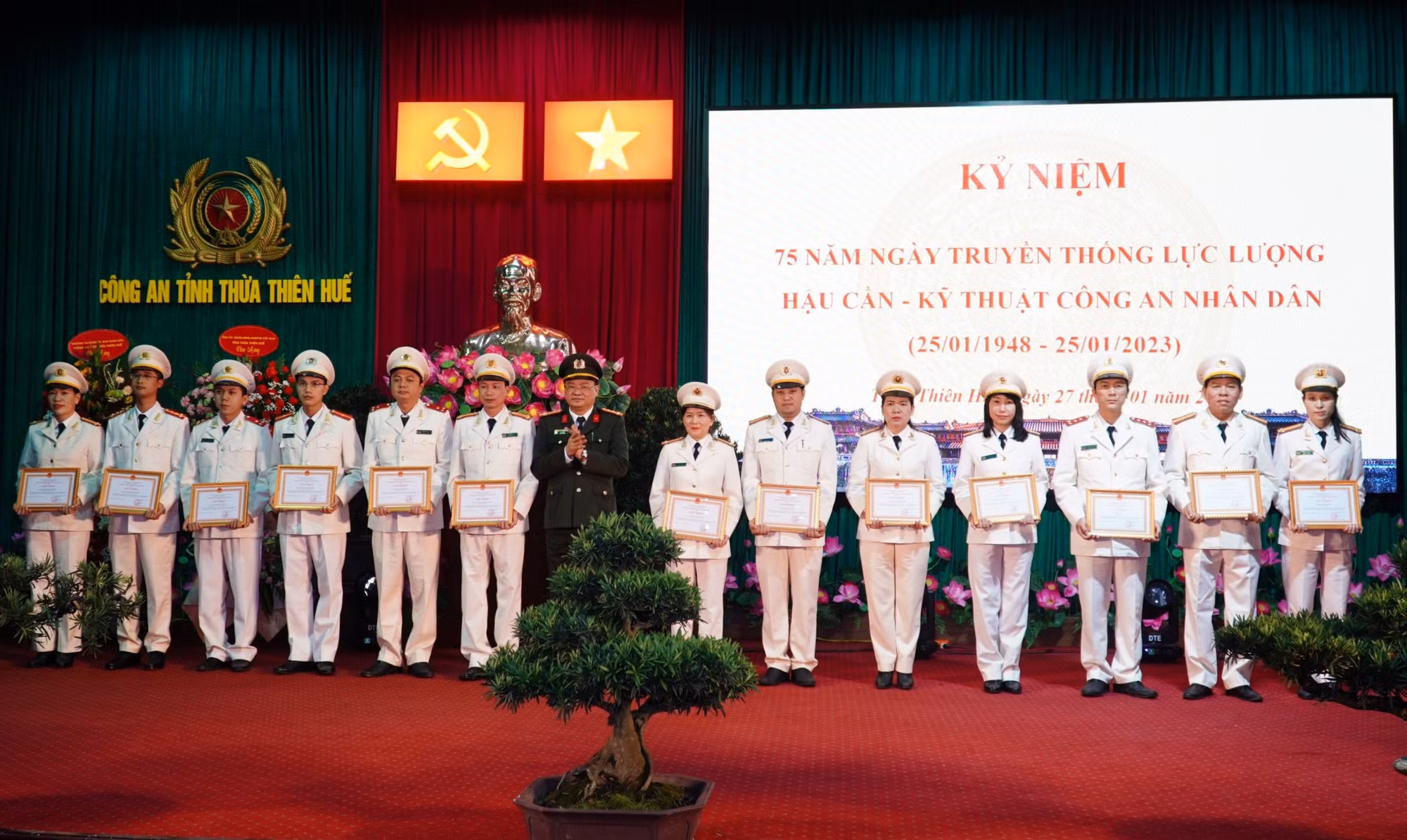 Công an Thừa Thiên-Huế kỷ niệm 75 năm Ngày truyền thống lực lượng Hậu cần - Kỹ thuật CAND -0