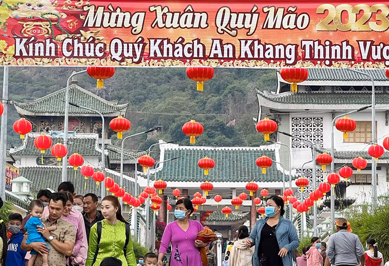 Khu du lịch Cáp treo Núi Sam miễn phí vé vào cổng tham quan phục vụ du khách gần xa -1