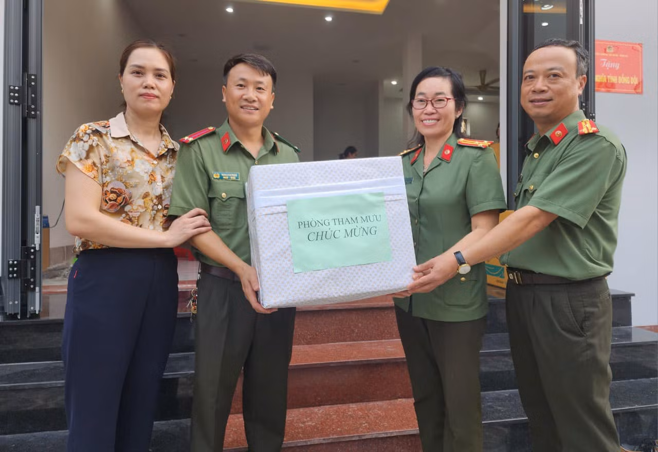 Công an tỉnh Bà Rịa-Vũng Tàu bàn giao “Nhà nghĩa tình đồng đội” -4