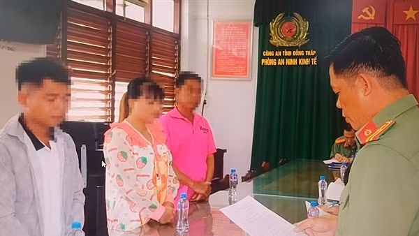 Bán tài khoản ngân hàng, 3 người cùng gia đình bị phạt gần 130 triệu đồng