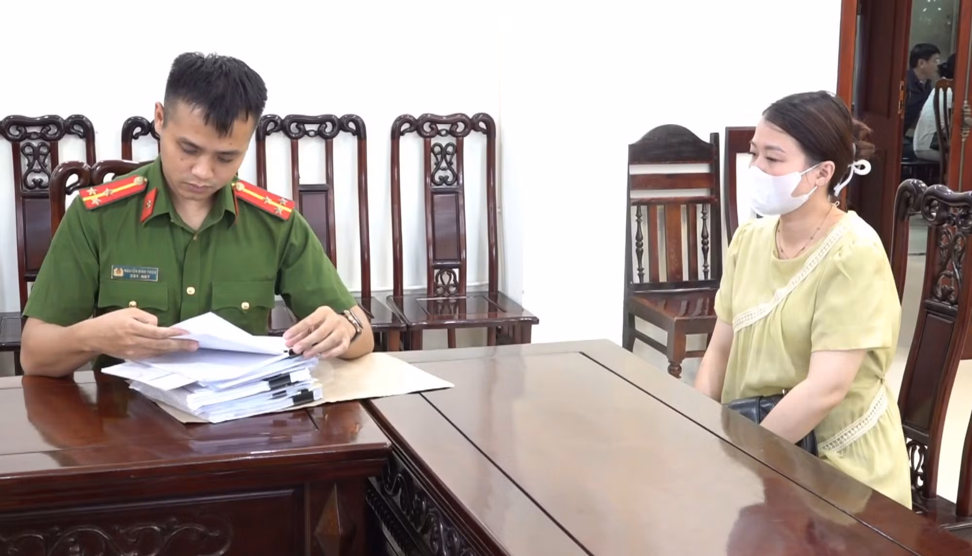 Khởi tố đối tượng lừa đảo chiếm đoạt tài sản dưới hình thức làm thủ tục đi nước ngoài -0