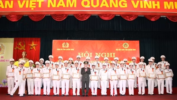 Tuyên dương cựu Công an Quảng Ninh có nhiều thành tích nổi bật tại cơ sở