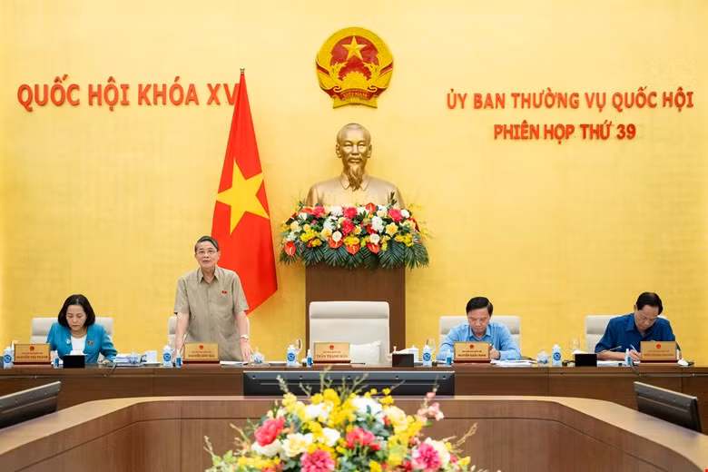 Bổ sung Luật Thuế thu nhập cá nhân và Luật Xử lý vi phạm hành chính vào 