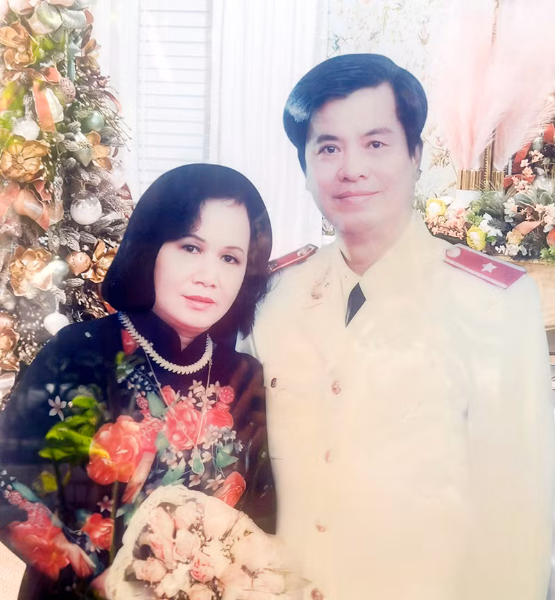 ảnh trang 12 13 số 734.jpg -3