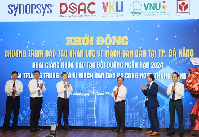 Đại học Đà Nẵng đào tạo nguồn nhân lực chất lượng cao cho các tỉnh vùng Bắc Trung Bộ và Duyên hải Trung Bộ (e ko vào đc phần chú thích để note: Vị trí đăng: Chính chuyên mục, thời gian 7h30 sáng 14/1) -0