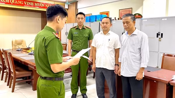 Bắt Giám đốc và nguyên Giám đốc Trung tâm Quan trắc Tài nguyên và Môi trường Quảng Ninh