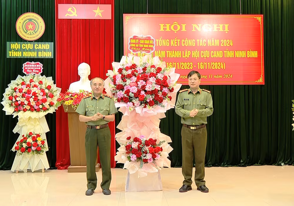 Hội Cựu CAND tỉnh Ninh Bình kỷ niệm 1 năm thành lập và tổng kết công tác Hội năm 2024 -0