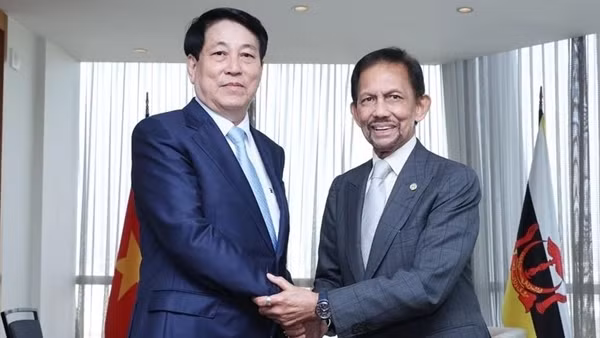 Chủ tịch nước Lương Cường hội kiến Quốc vương Brunei