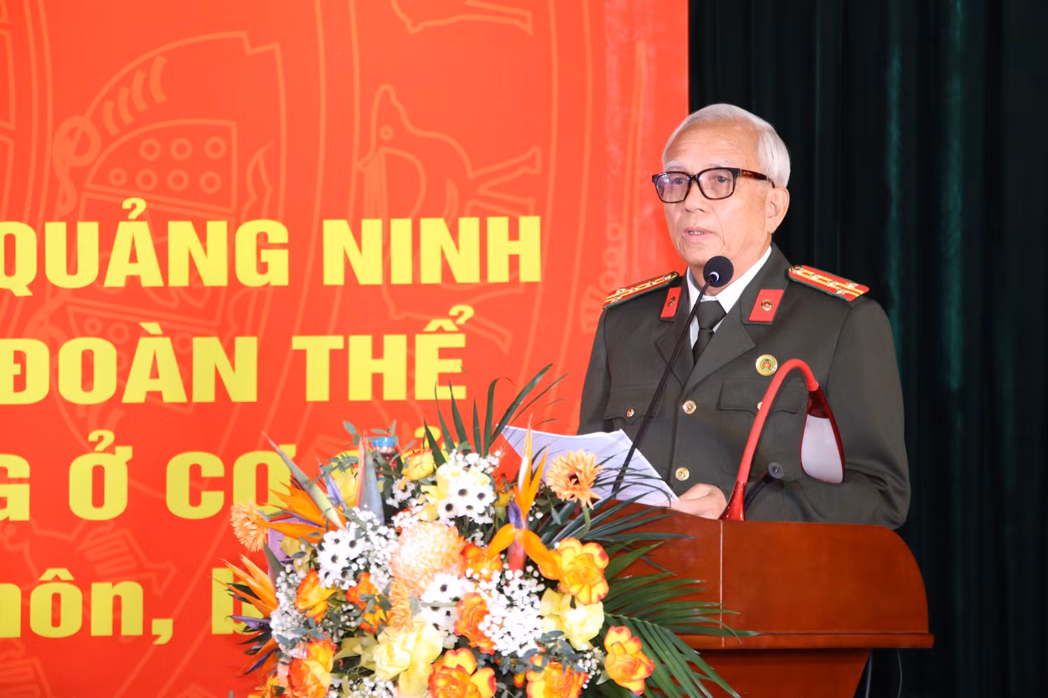 Tuyên dương cựu Công an Quảng Ninh có nhiều thành tích nổi bật tại cơ sở -1