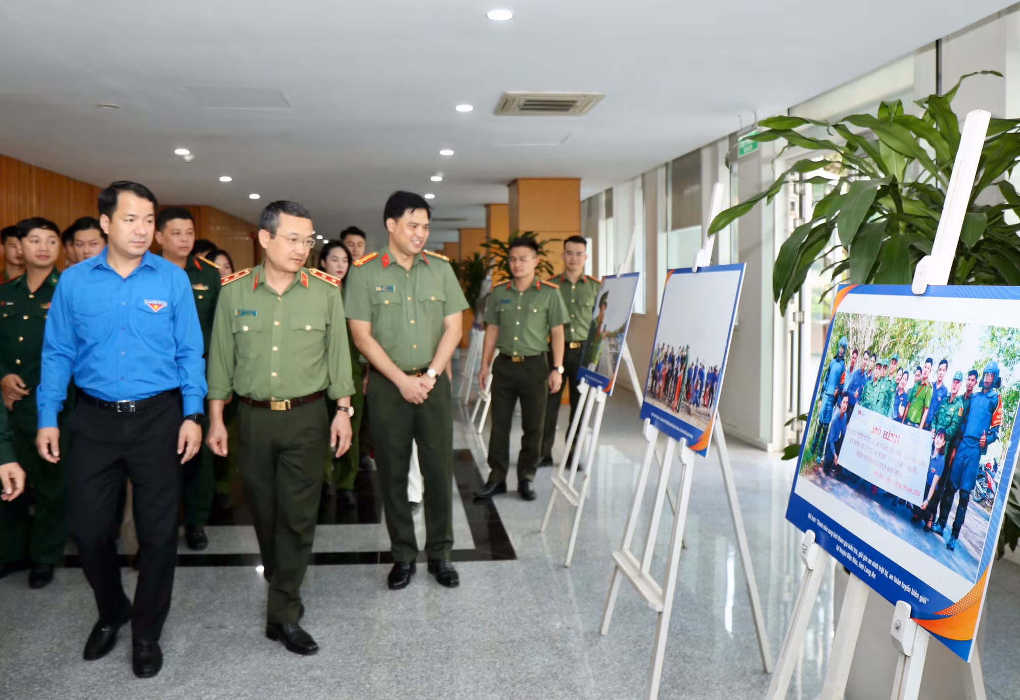 Thanh niên Công an và Thanh niên Quân đội đẩy mạnh học tập và làm theo tư tưởng, đạo đức, phong cách Hồ Chí Minh -0