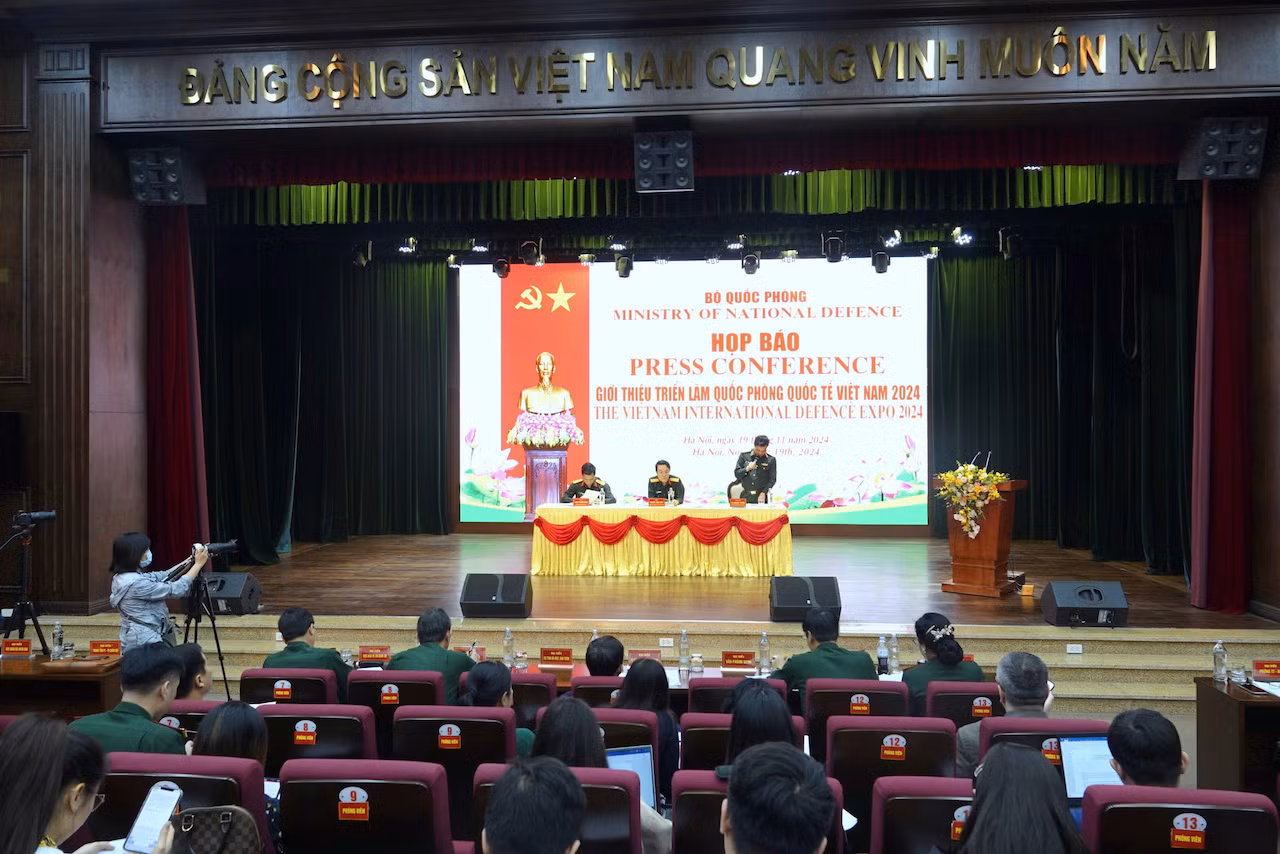 42 đoàn khách quốc tế đăng ký tham dự Triển lãm Quốc phòng quốc tế Việt Nam 2024 -0