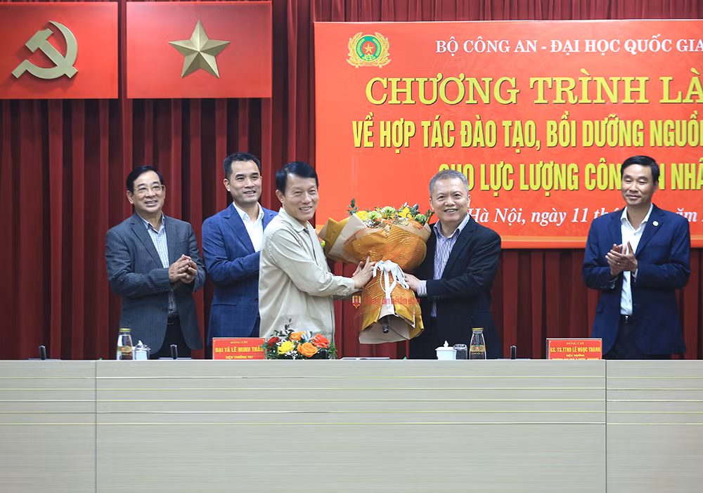 Tăng cường hợp tác về đào tạo nguồn nhân lực y tế cho lực lượng CAND -1