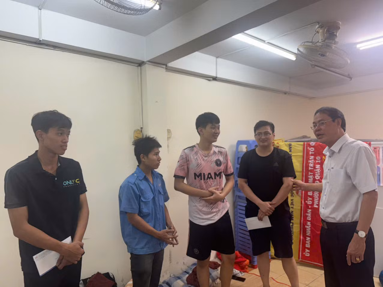 Chăm lo cho những người trong vụ cháy nhà trọ khiến 3 người thương vong -0