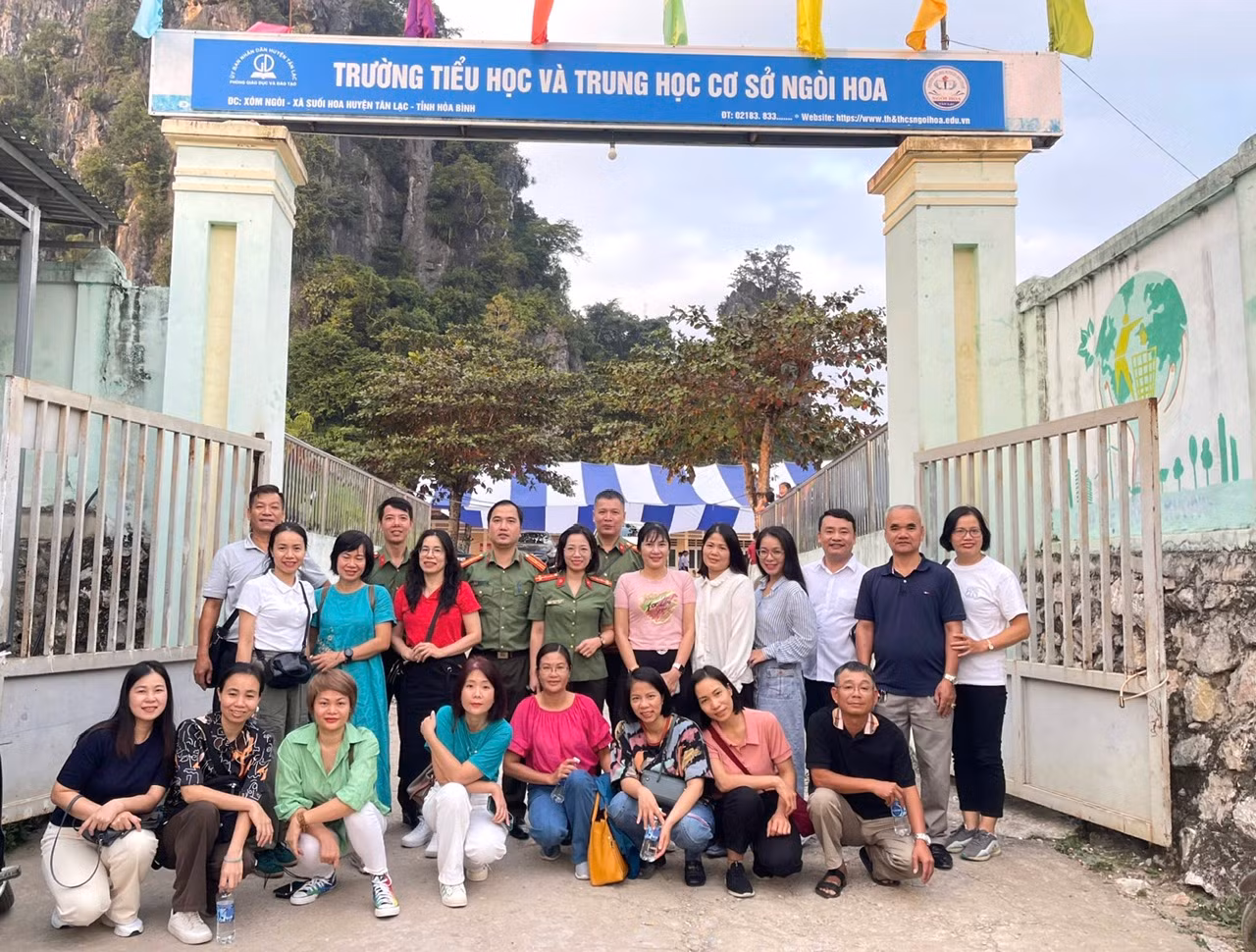 Chuyến công tác xã hội từ thiện ý nghĩa của Công đoàn Báo CAND tại tỉnh Hòa Bình -0