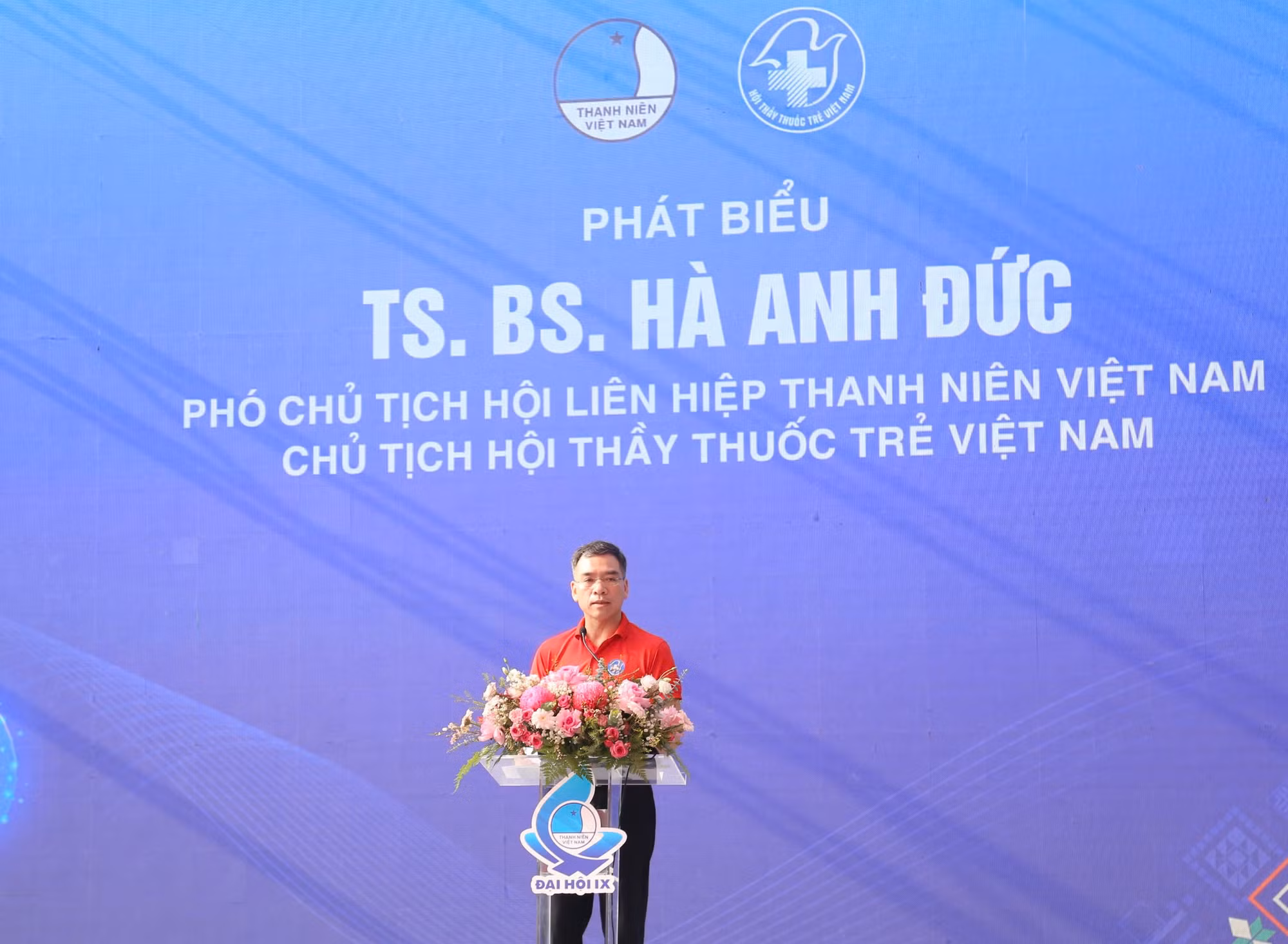 Gần 2.000 người dân Hà Nội khám sức khoẻ miễn phí, phát hiện nhiều người mắc bệnh phổi, tim mạch -0