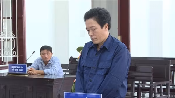 Lãnh án 12 năm tù vì đâm bạn nhậu