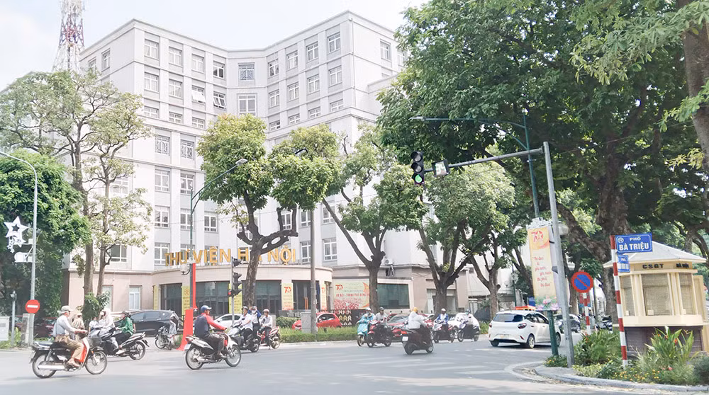 3-thư viện hà nội góc phố bà triệu.jpg -0