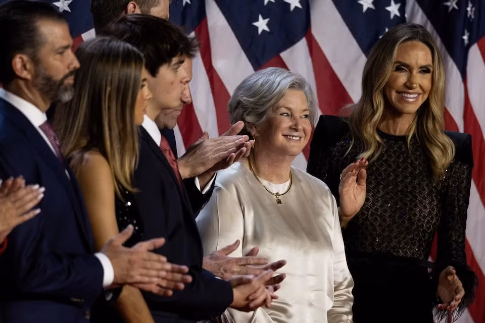 Hé lộ những gương mặt đầu tiên trong nội các mới của ông Trump -0