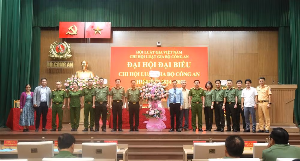 ra mat bch.jpg -0