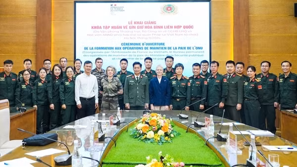 Khai giảng khóa tập huấn về Gìn giữ hòa bình Liên hợp quốc