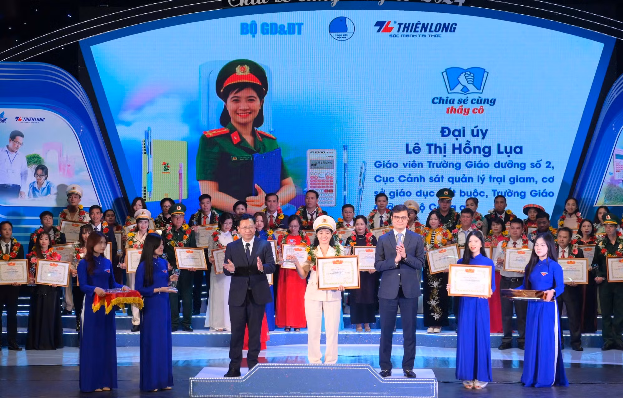 Mang niềm tin hướng thiện cho những học sinh “đặc biệt” -0