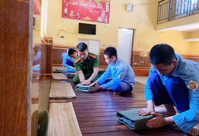 Người thầy tâm huyết ở ngôi trường đặc biệt -0