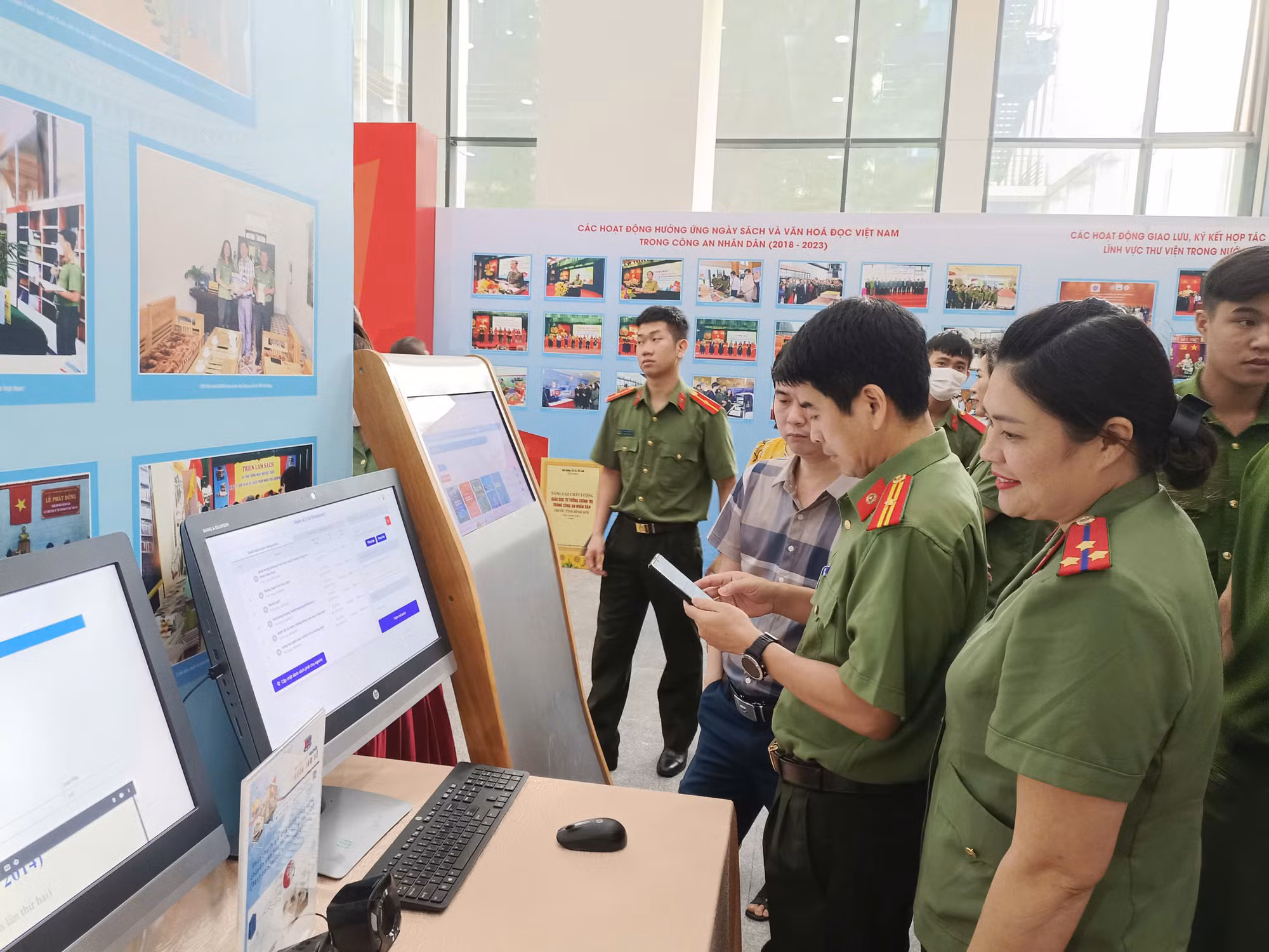 100% Công an các đơn vị, địa phương có thư viện, phòng đọc, tủ sách -0