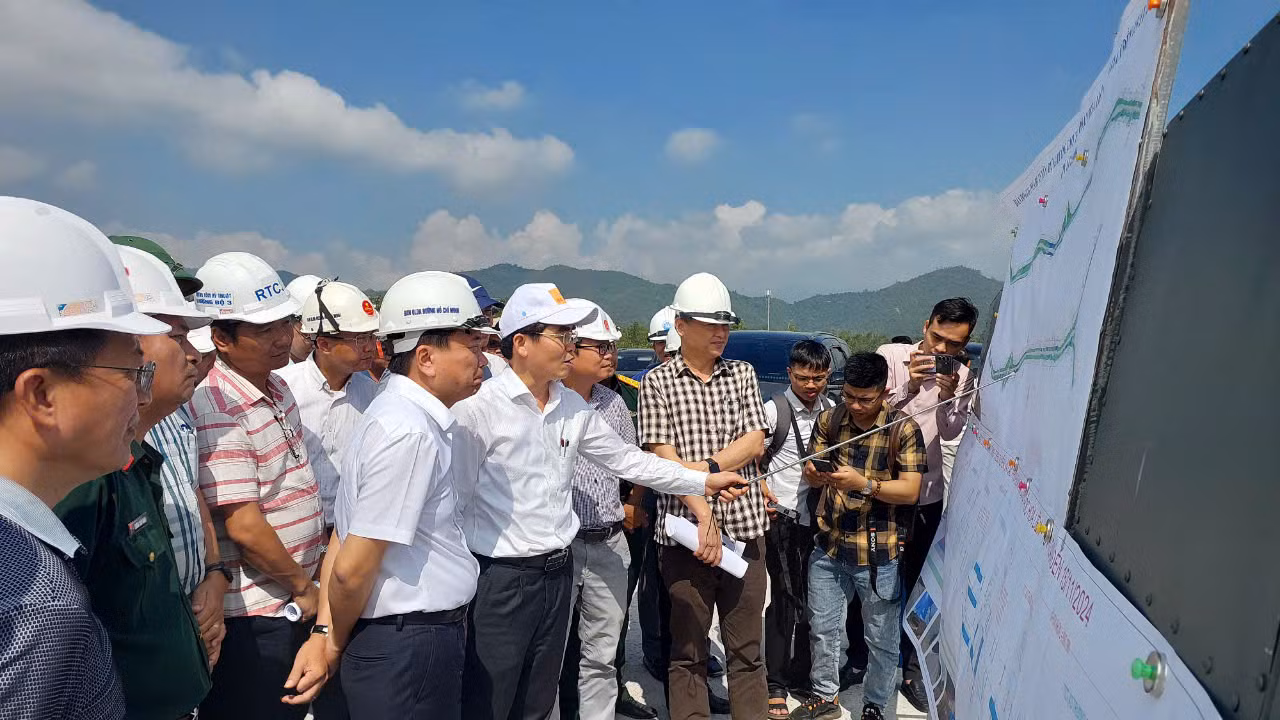 Thi công cao tốc Hòa Liên-Túy Loan “ì ạch hay ùn ứ”? -0
