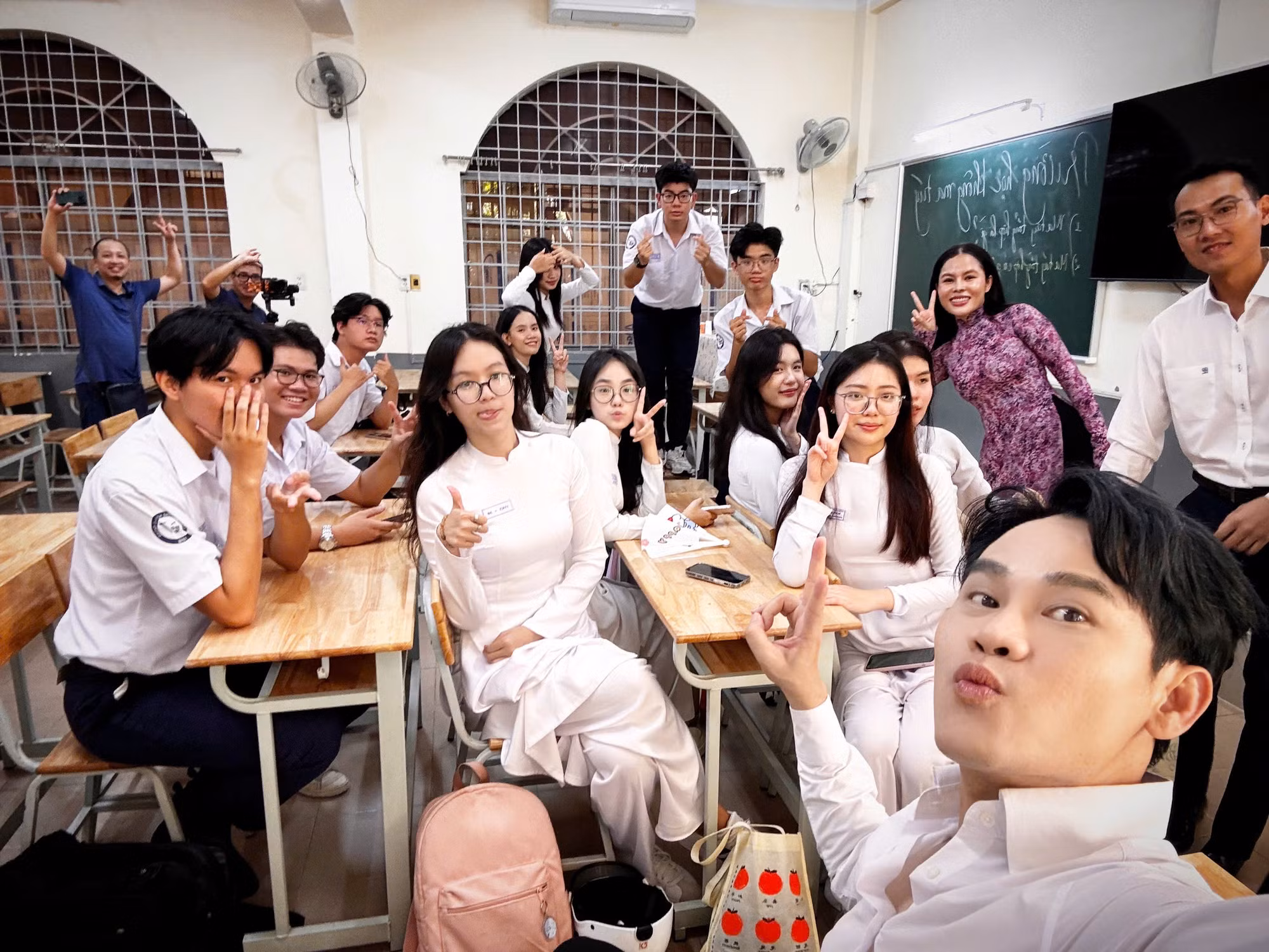 MC Hồng Phúc gửi thông điệp phòng chống ma túy bằng âm nhạc -0