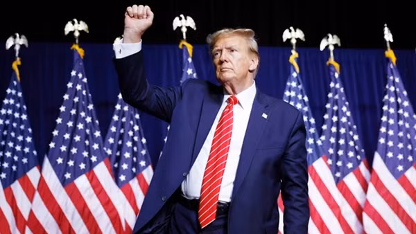 Donald Trump - sứ mệnh đổi thay từ quỹ đạo cũ