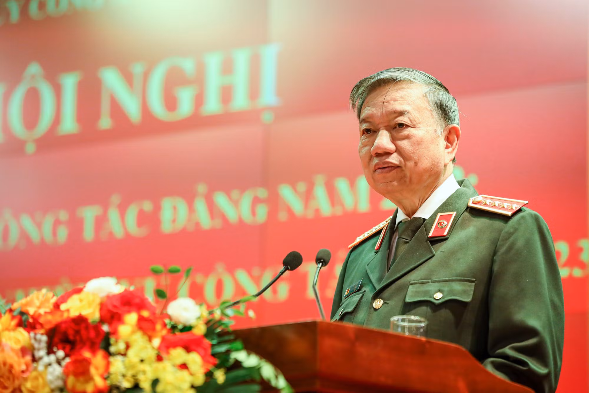 Tổng kết công tác đảng và trao Giải Búa Liềm Vàng trong CAND năm 2022 -0