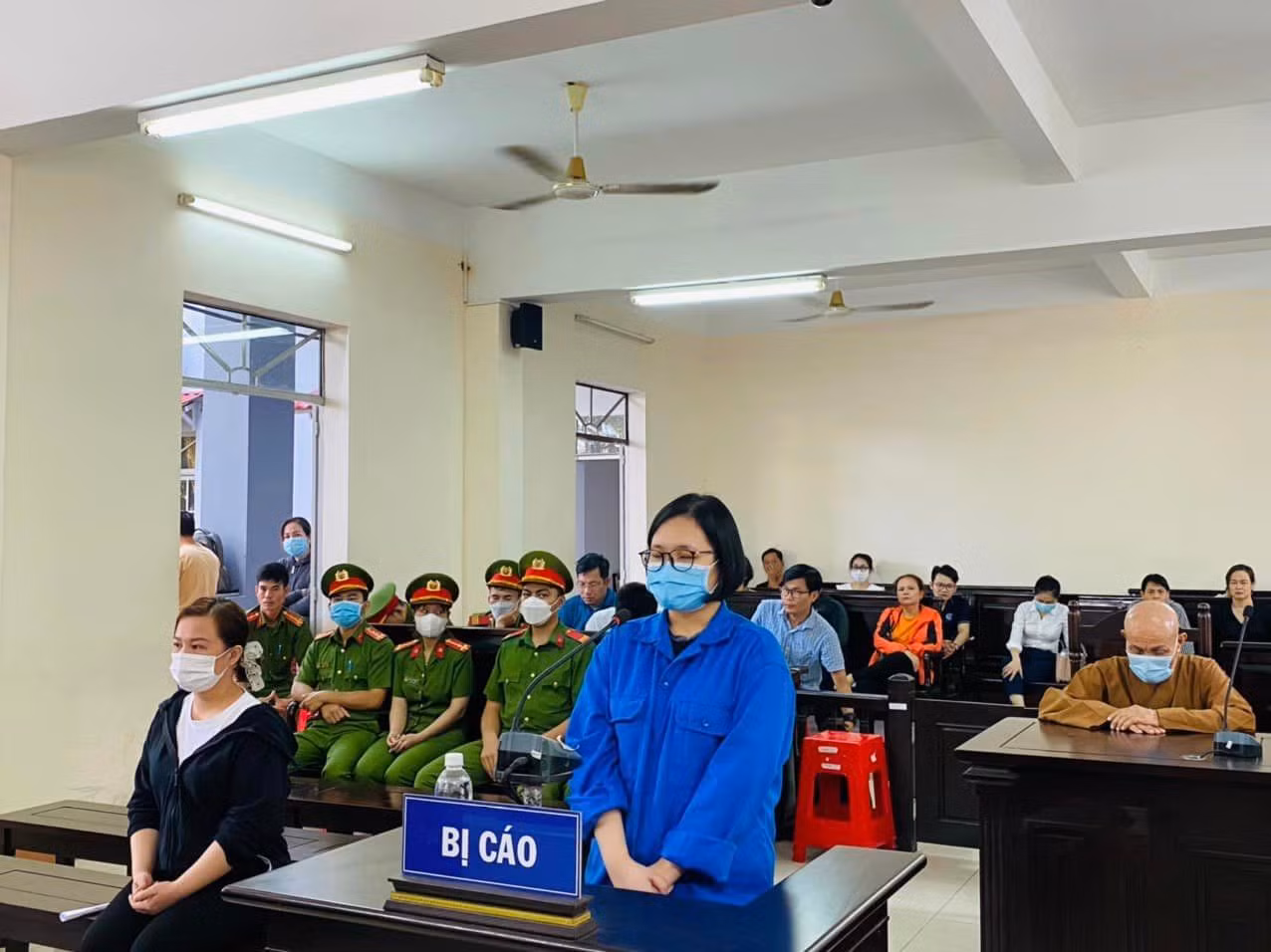 Nữ sinh sát hại cha bằng xyanua nhận mức án Chung thân -0