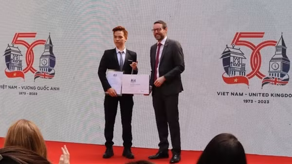 Công bố logo kỷ niệm 50 năm quan hệ ngoại giao Việt Nam-Anh