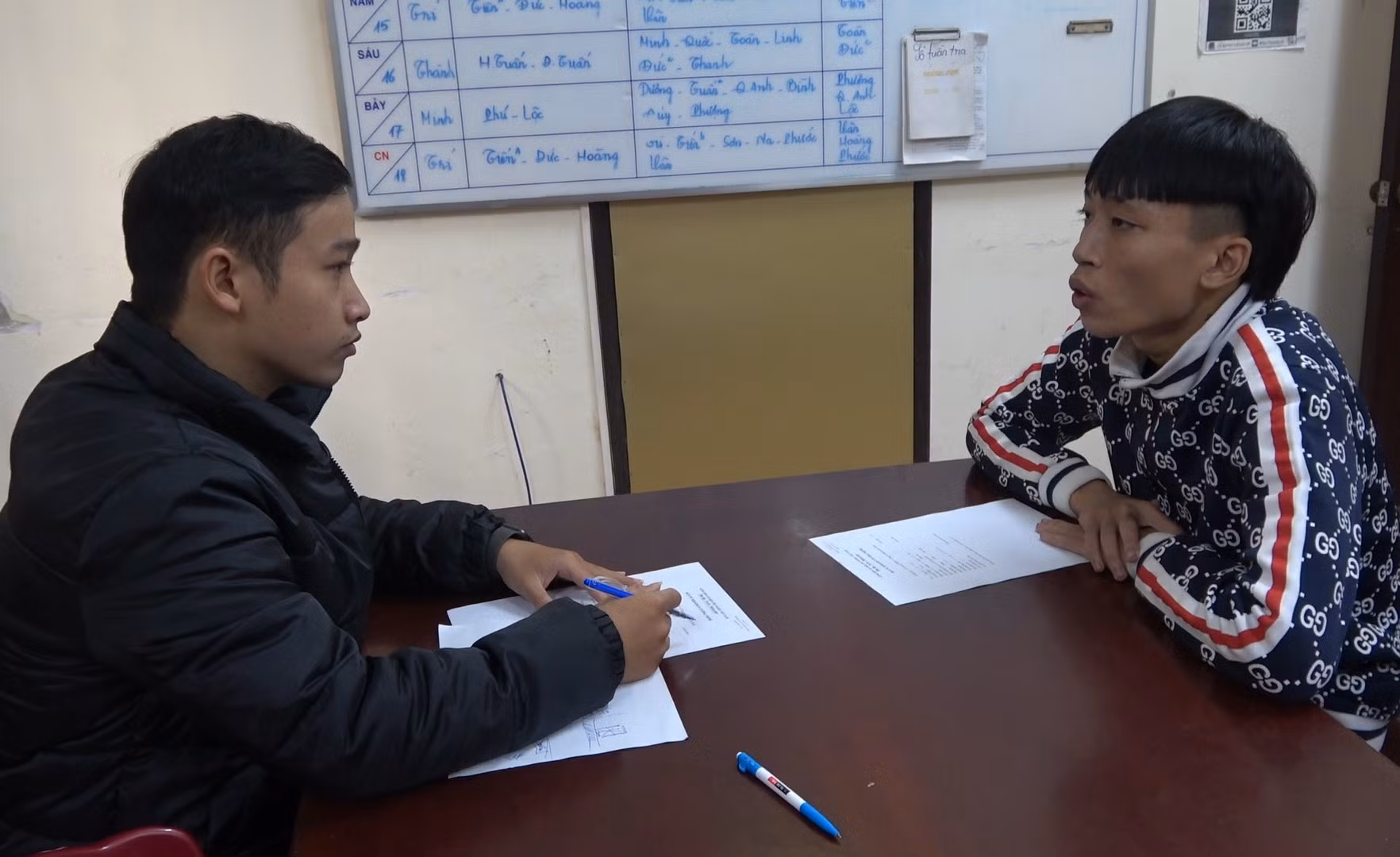 Trộm xe mô tô làm phương tiện đi cướp giật tài sản. -0