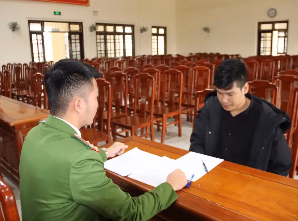 Bắt ba đối tượng cùng hơn 2.500 viên ma tuý chuẩn bị cho “tiệc Noel” -0