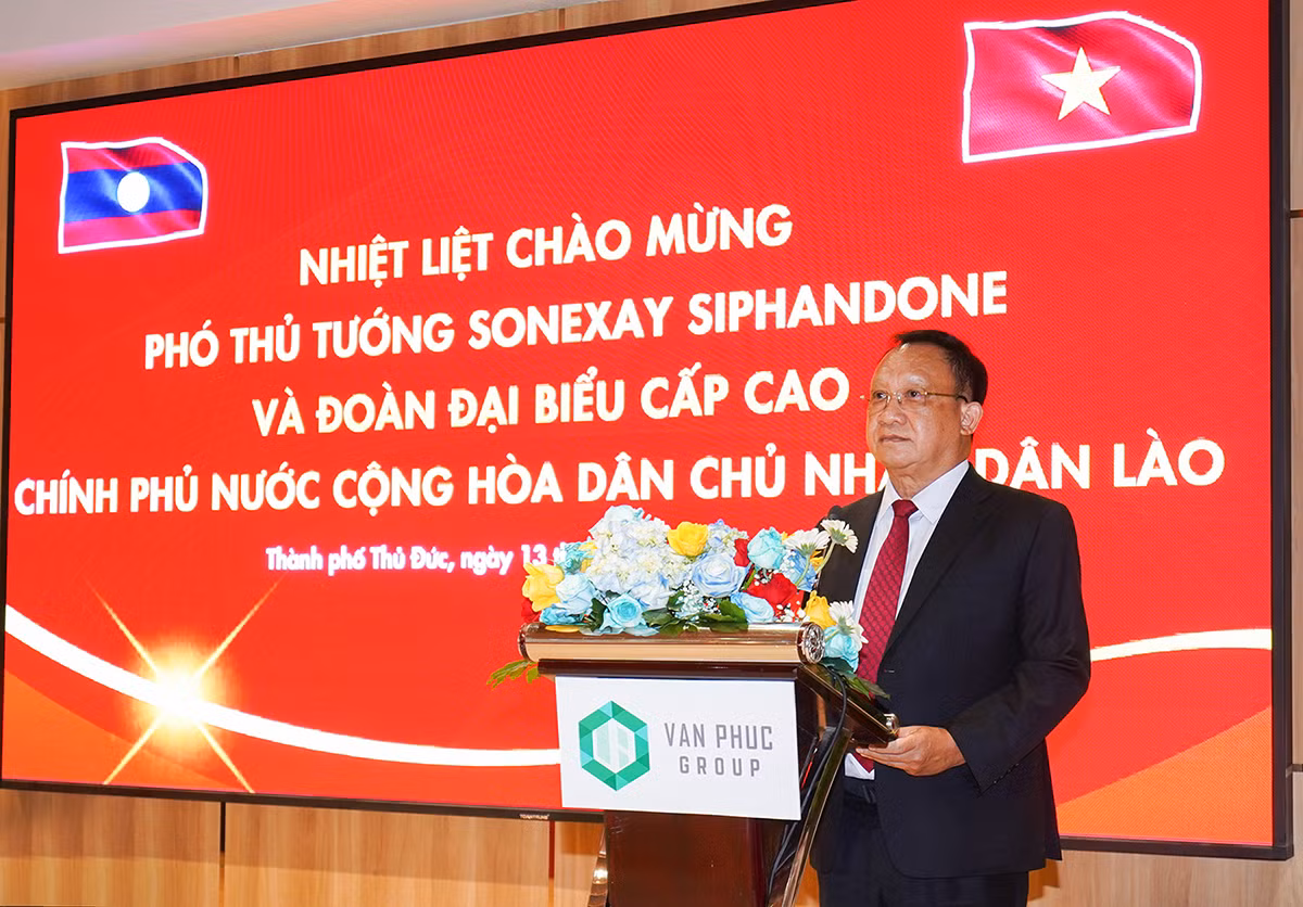 Phó Thủ tướng Lào cùng lãnh đạo TP Hồ Chí Minh thăm và làm việc tại Van Phuc City -1