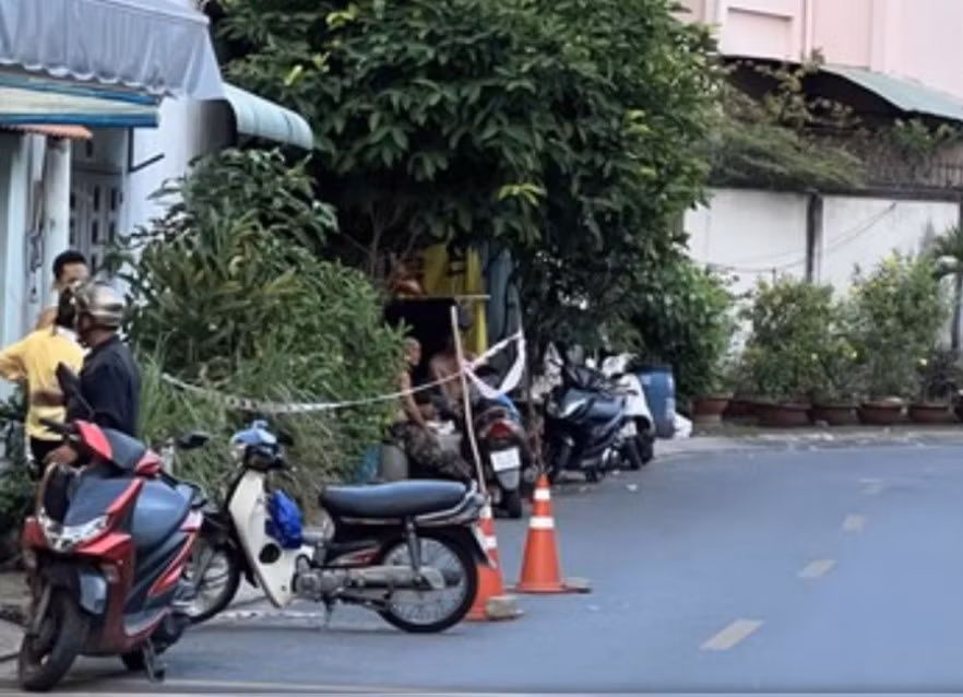 Nghi mâu thuẫn nợ nần cá độ bóng đá, 1 người bị đâm tử vong -0