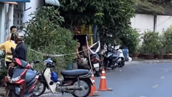 Mâu thuẫn do nợ nần cá độ bóng đá, 1 người bị đâm tử vong