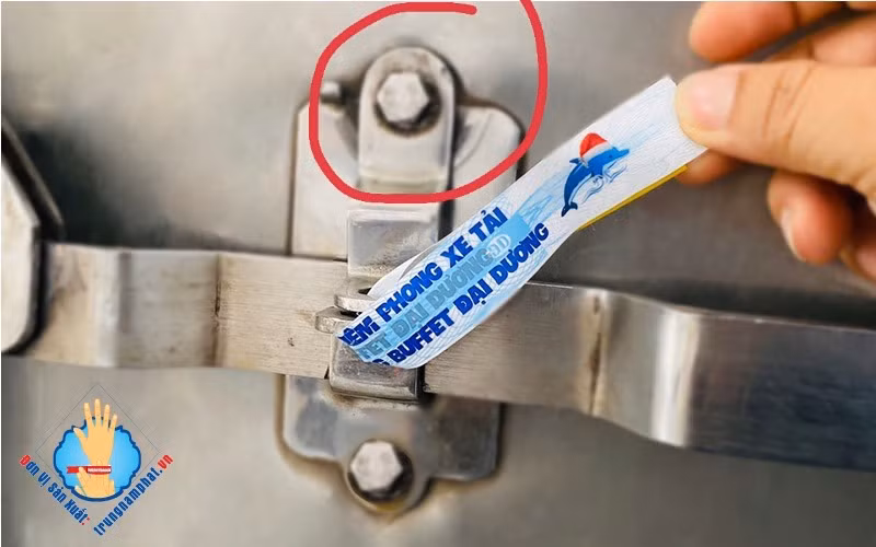 Triệt phá đường dây trộm tài sản tại khu vực kho hàng sân bay quốc tế Tân Sơn Nhất -0