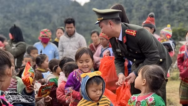 Đông ấm yêu thương nơi vùng cao Bắc Kạn