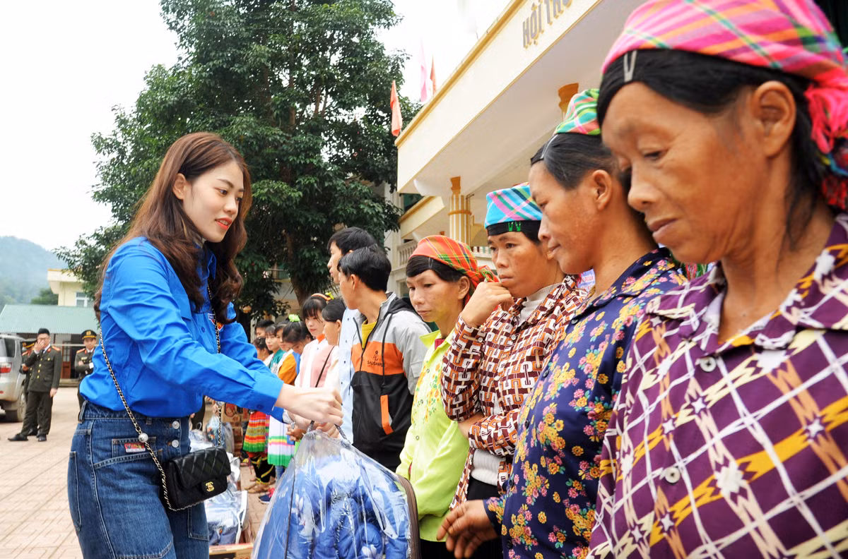 Xua tan lạnh giá mùa đông nơi địa đầu Tổ quốc -0