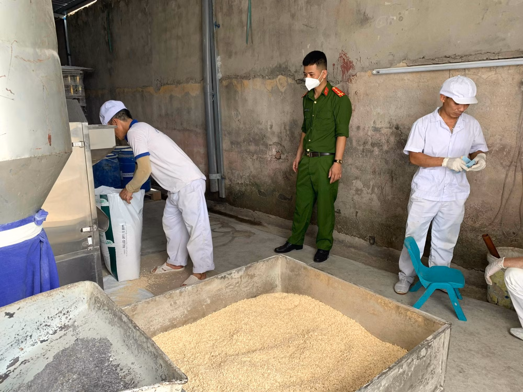 Khởi tố hình sự doanh nghiệp sản xuất sữa bột cho trẻ em và người già kém chất lượng -0