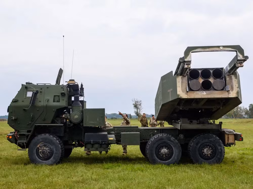 Đức gửi 18 siêu pháo, Mỹ chuyển thêm 275 triệu USD vũ khí cho Ukraine -0