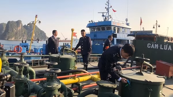 Chống buôn lậu trên biển dịp cuối năm